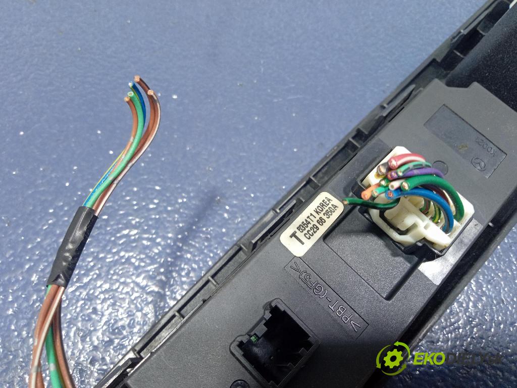Mazda 5 2006 prepínač Okná: CD87684L6
