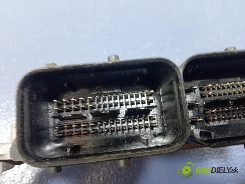 Jeep Grand Cherokee 2014 řídící jednotka Motor: 05150767AC