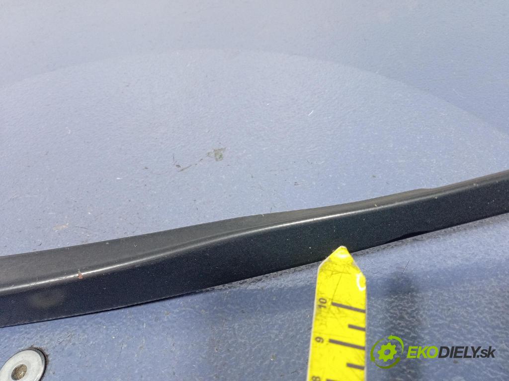 Jeep Grand Cherokee 2014 Rameno: Stierače: Predné