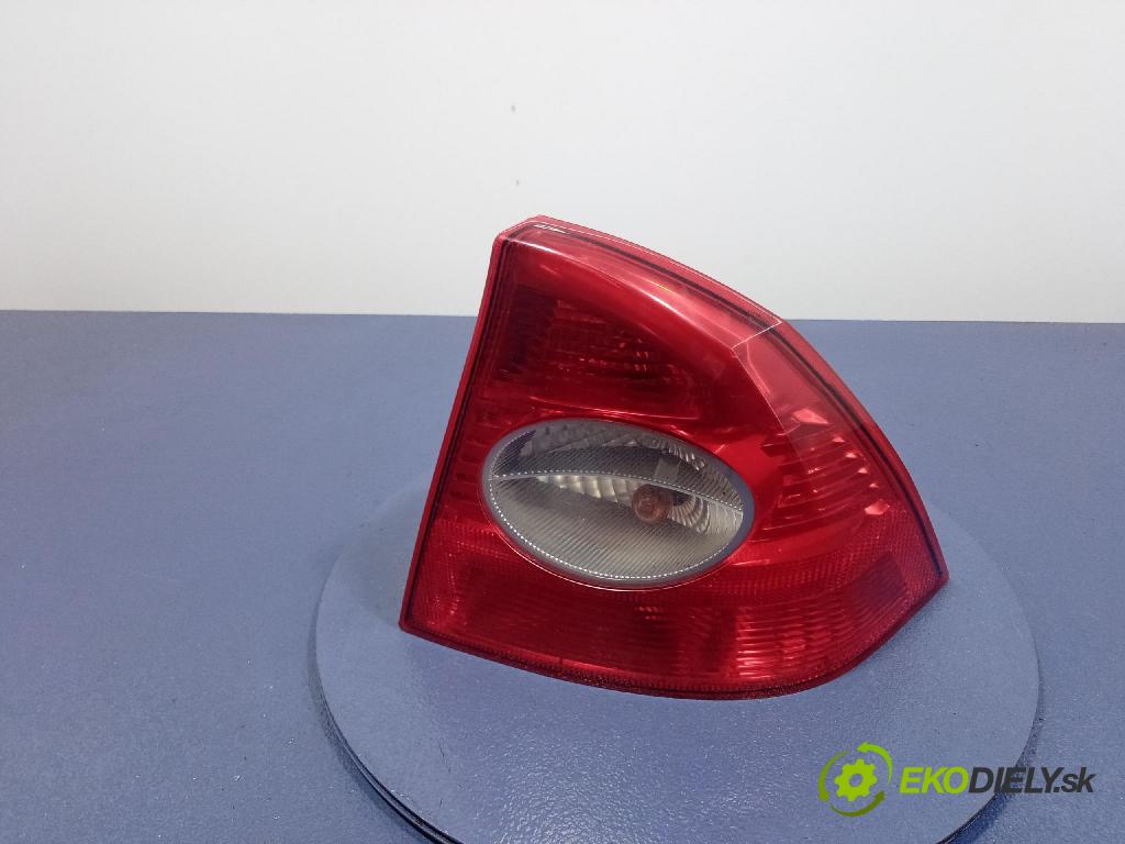 Ford Focus 2007 svetlo / reflektor zad Prava: Vonkajsia: 5M51-13404-B