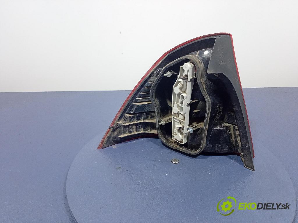 Ford Focus 2007 svetlo / reflektor zad Prava: Vonkajsia: 5M51-13404-B