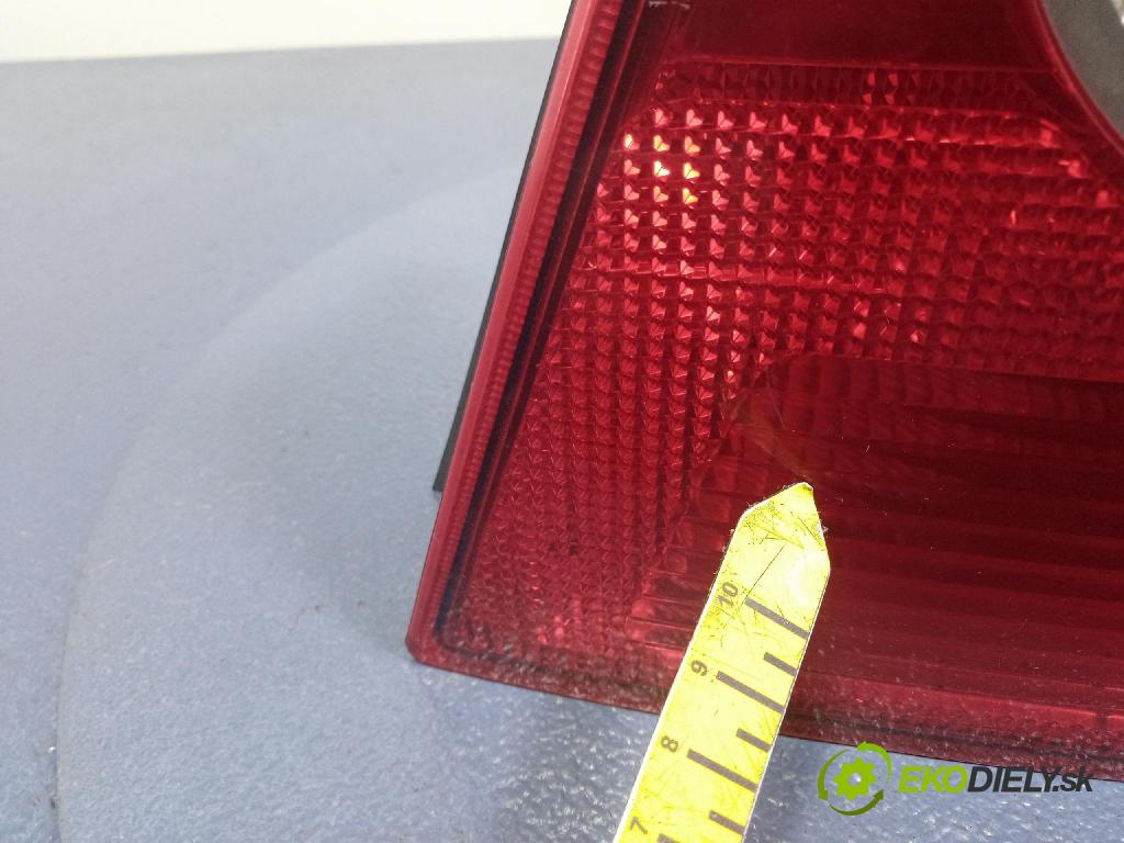 Ford Focus 2007 svetlo / reflektor zad Prava: Vonkajsia: 5M51-13404-B