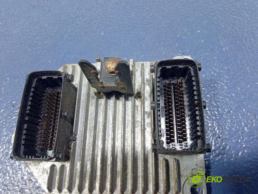 Opel Vectra 2002 riadiaca jednotka Motor: 09179499