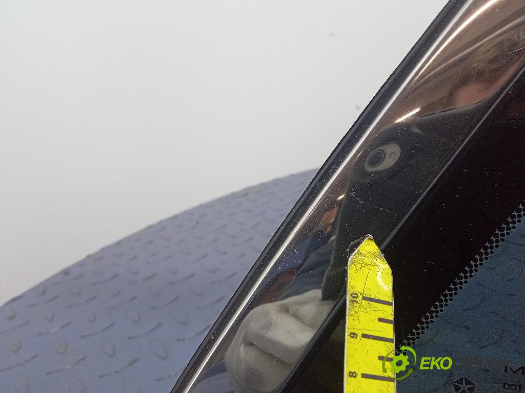 Jeep Grand Cherokee 2014 sklo Karoséria: zad