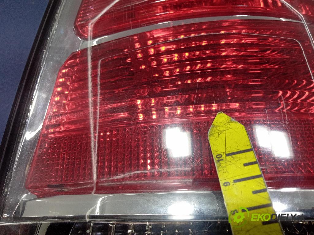 Opel Zafira 2006 svetlo / reflektor zad Prava: Vonkajsia: 442-1948R