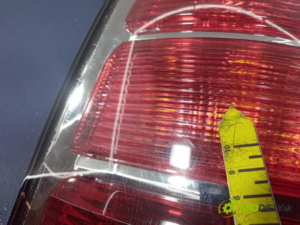 Opel Zafira 2006 svetlo / reflektor zad Prava: Vonkajsia: 442-1948R