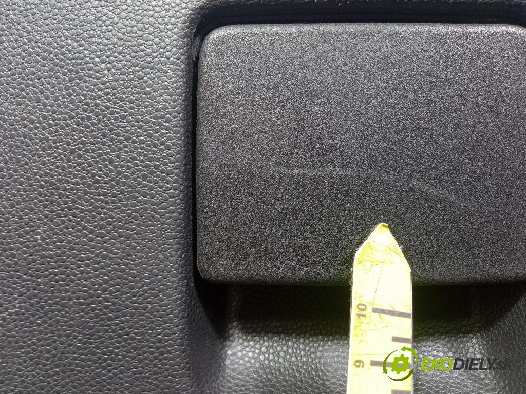 Opel Zafira 2006 kastlík 13150268