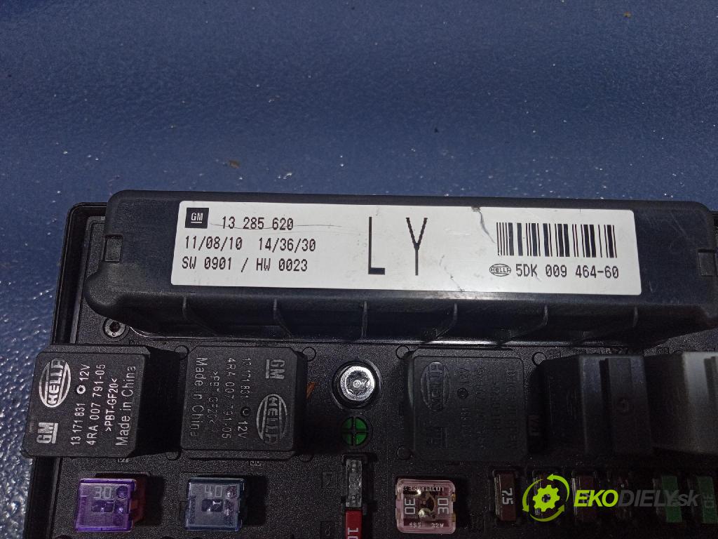 Opel Zafira 2006 riadiaca jednotka Motor: 55561172
