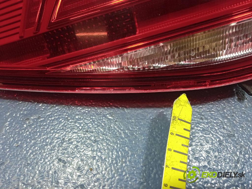 Vw Passat 0 svetlo / reflektor zad Prava: Vnútri:
