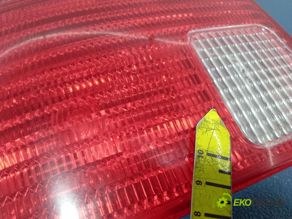 Volkswagen Passat 1.6 kat 1999 svetlo / reflektor zad ľavá Vonkajsia: 3B9945111F