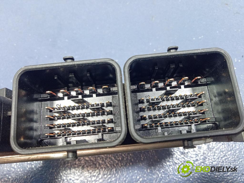 Citroen Berlingo 2010 riadiaca jednotka Motor: 9666824080