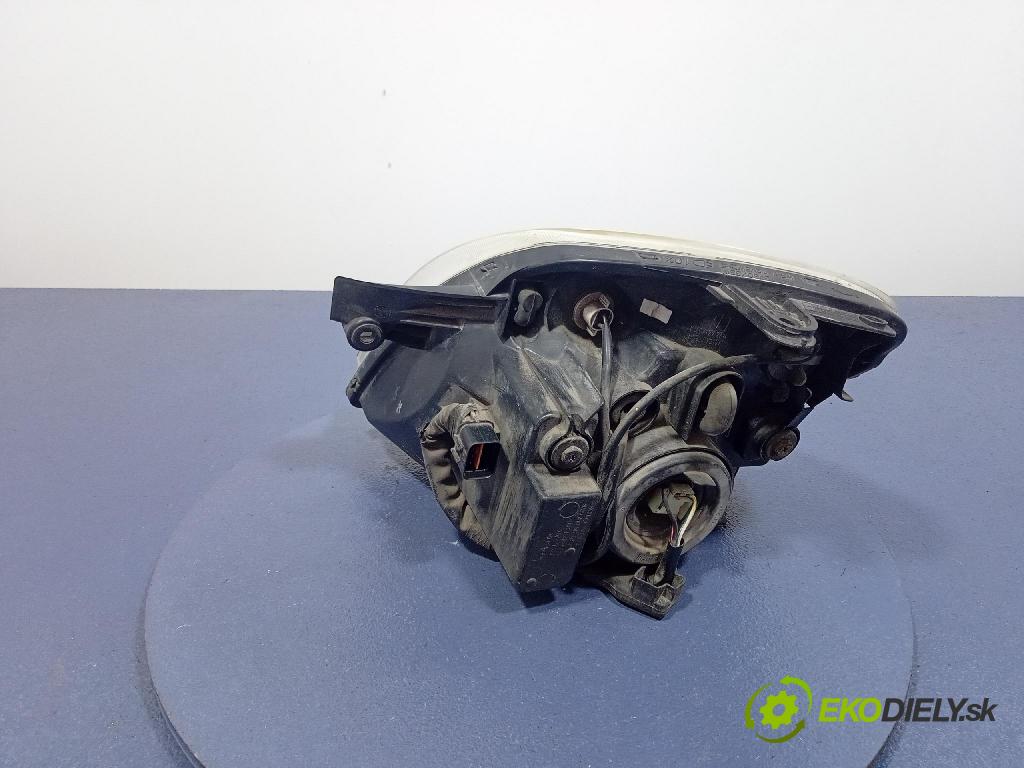 Kia Picanto 2007 Reflektor: v pravo: 92102-070
