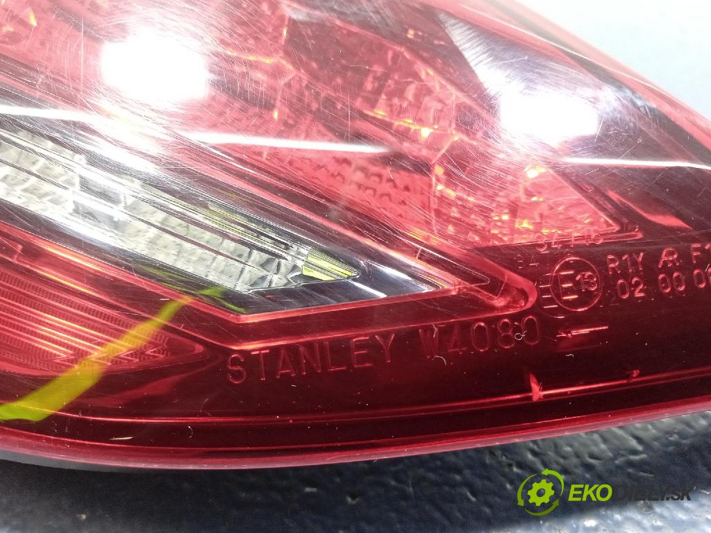 Infiniti Infiniti q50 2018 svetlo / reflektor zad ľavá Vnútri: