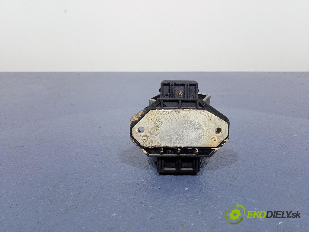 Volkswagen Passat 1998 riadiaca jednotka 4D0905351