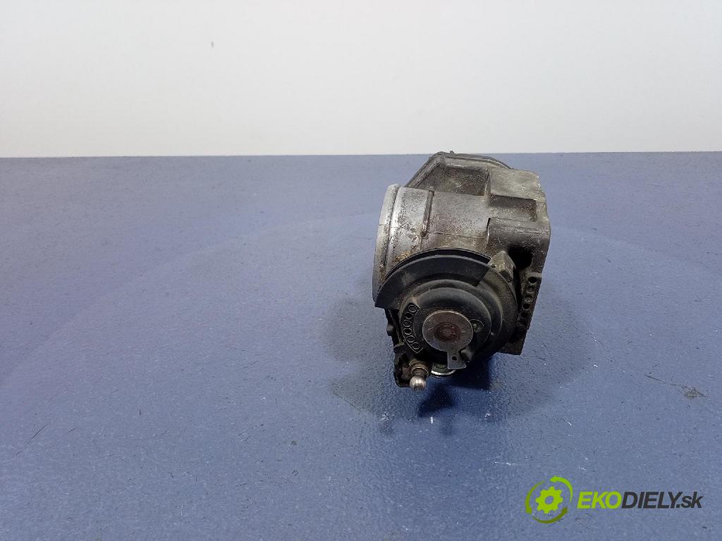 Volkswagen Passat 1998 klapka 058133063Q