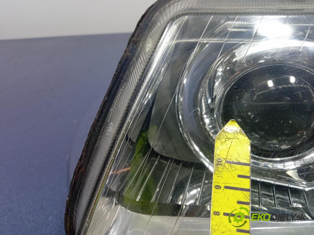 Audi A3 2002 Reflektor: Vľavo: