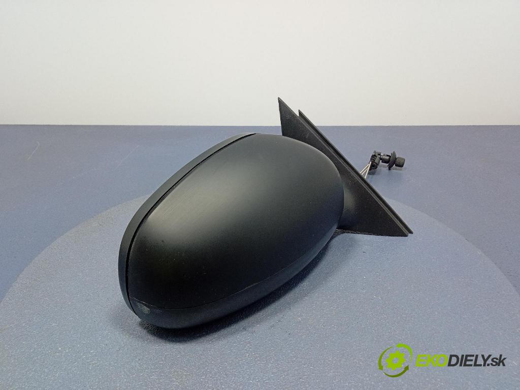 Skoda Fabia 2010 zrkadlo pravé