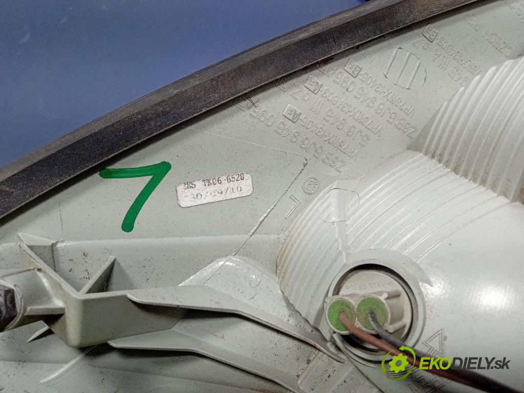 Skoda Fabia 2010 svetlo / reflektor zad ľavá Vonkajsia: 5J6945095