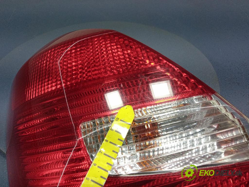Skoda Fabia 2010 svetlo / reflektor zad ľavá Vonkajsia: 5J6945095