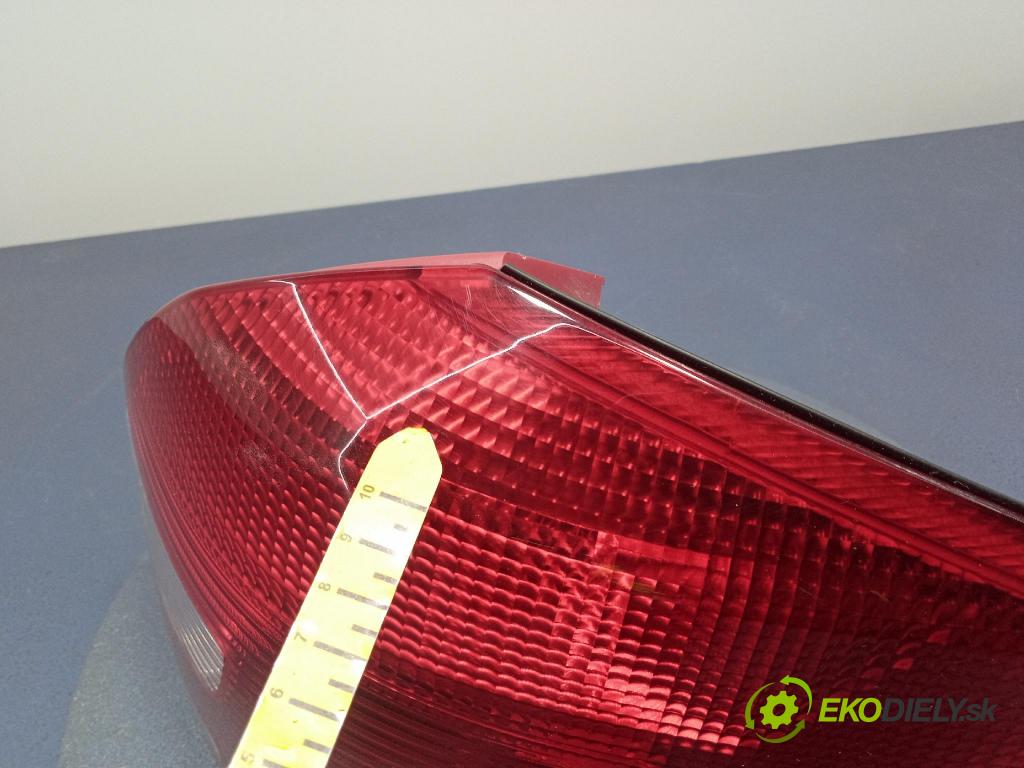 Skoda Fabia 2010 svetlo / reflektor zad Prava: Vonkajsia: 5J6945096