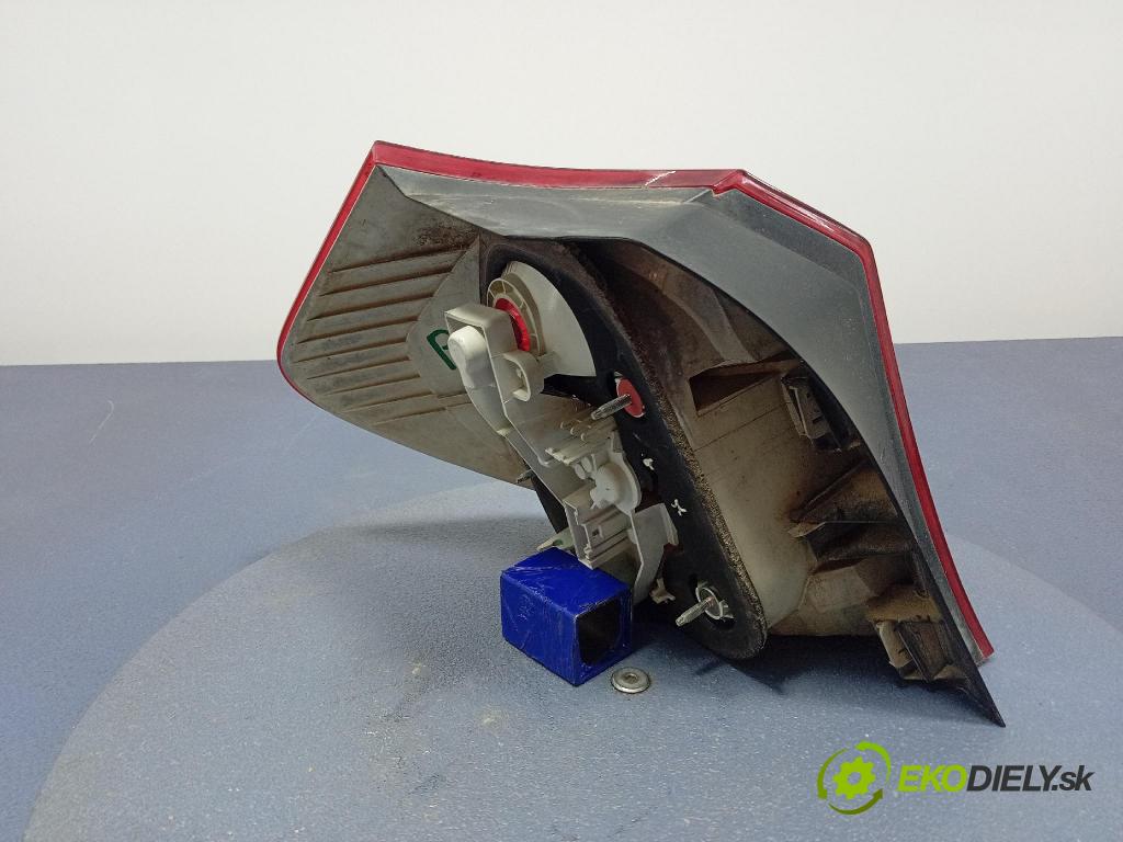 Bmw Seria 1 2007 svetlo / reflektor zad Prava: Vonkajsia: 7164956