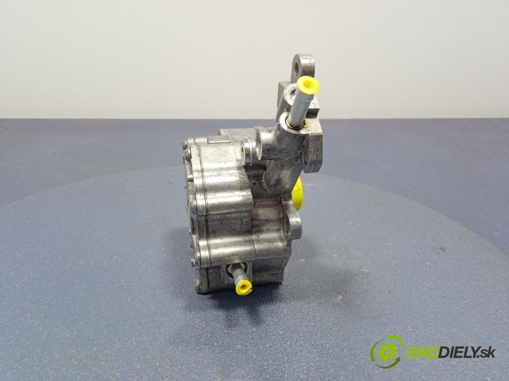 Audi A4 2003 čerpadlo vákuová BOSCH V300