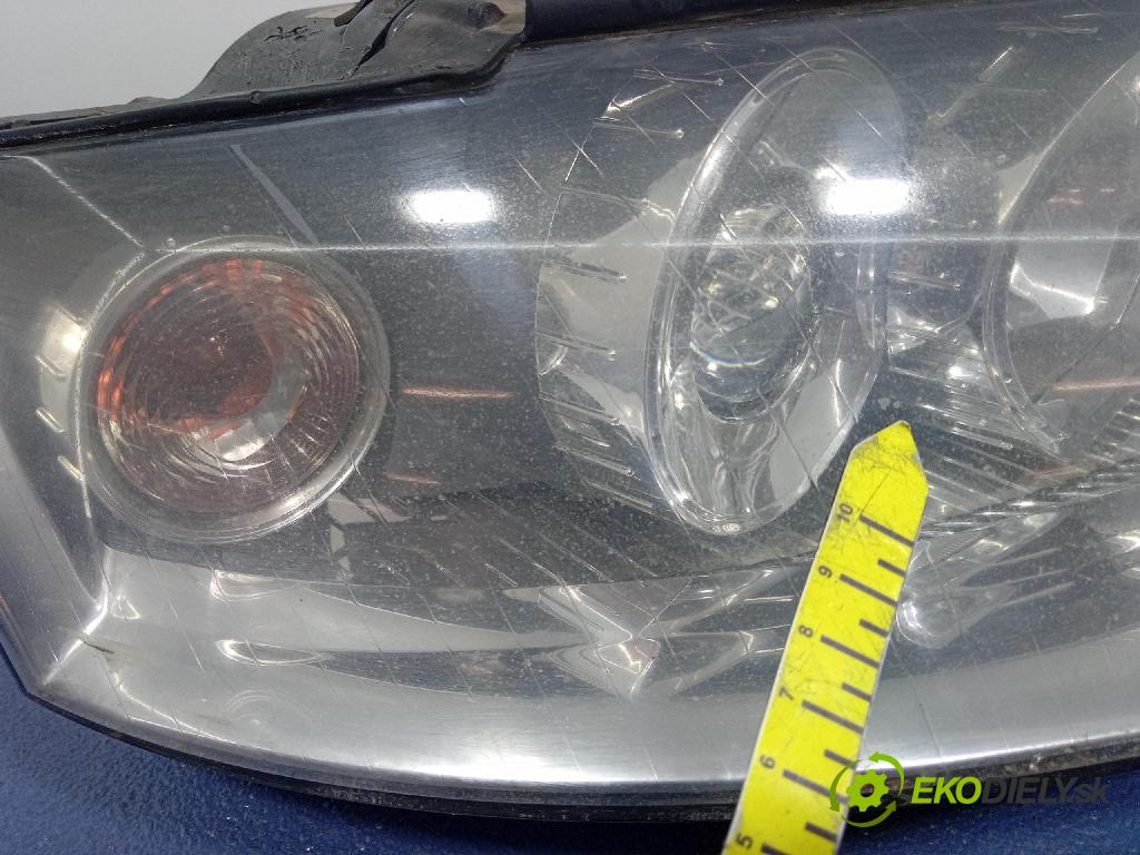 Audi A4 2003 Reflektor: v pravo: 8E0941004F