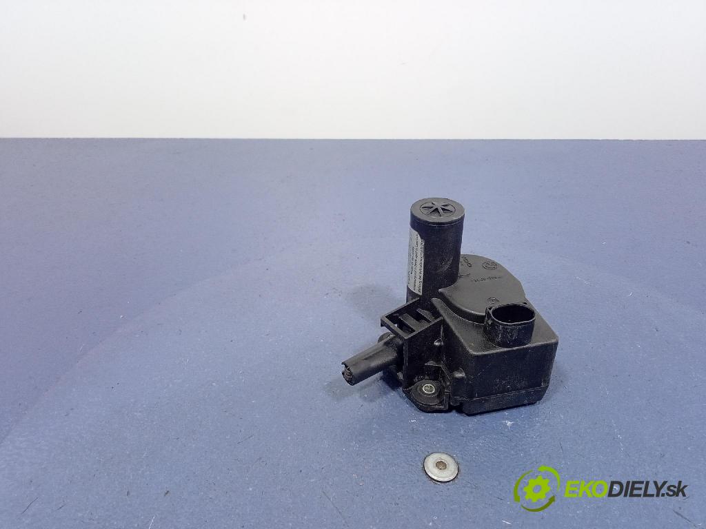Bmw Seria 3 1998 Aktuátor: 8369027