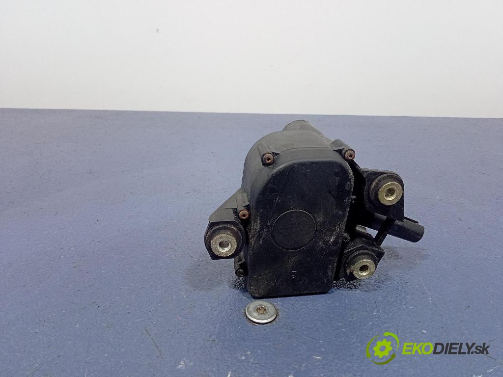 Bmw Seria 3 1998 Aktuátor: 8369027