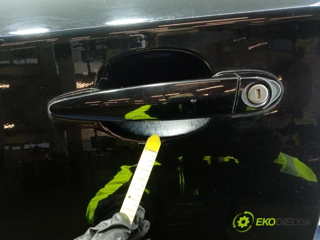 Bmw Seria 1 2007 dvere Predné Vľavo: