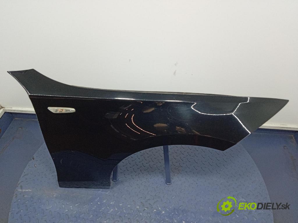 Bmw Seria 1 2007 blatník Predné v pravo: