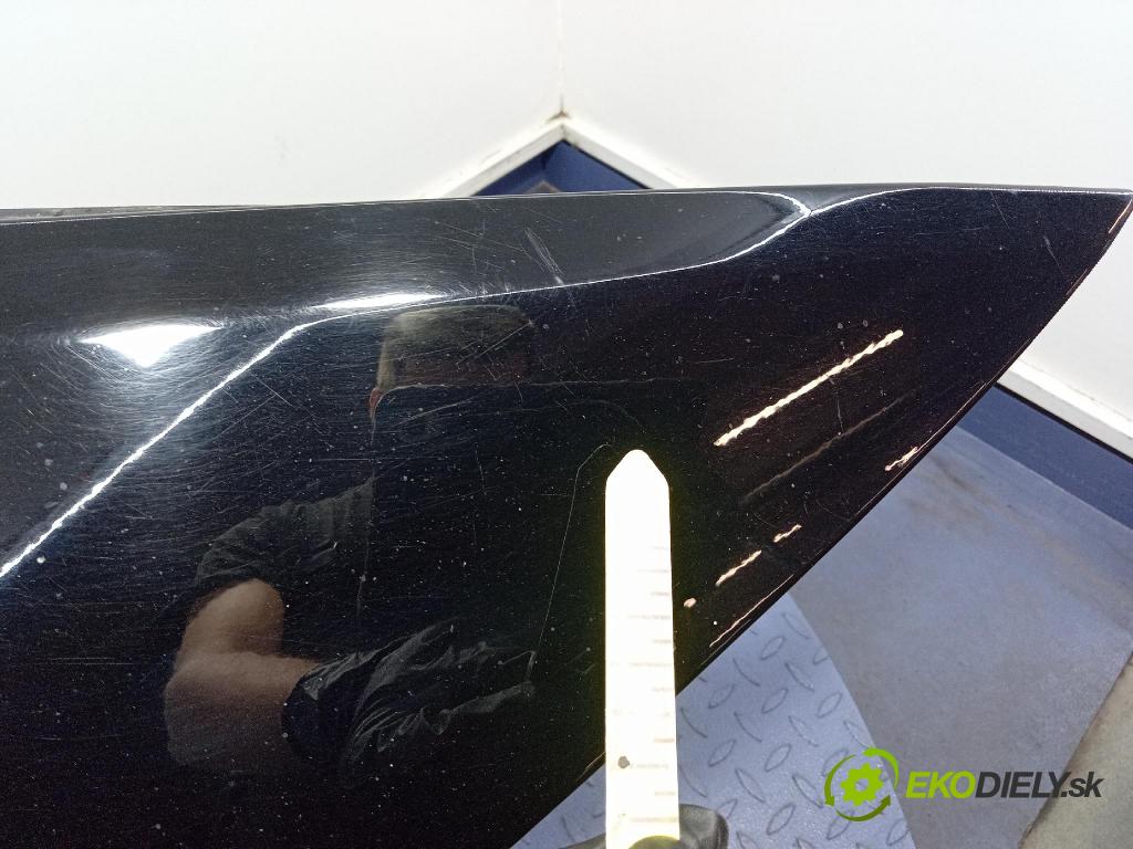 Bmw Seria 1 2007 blatník Predné v pravo: