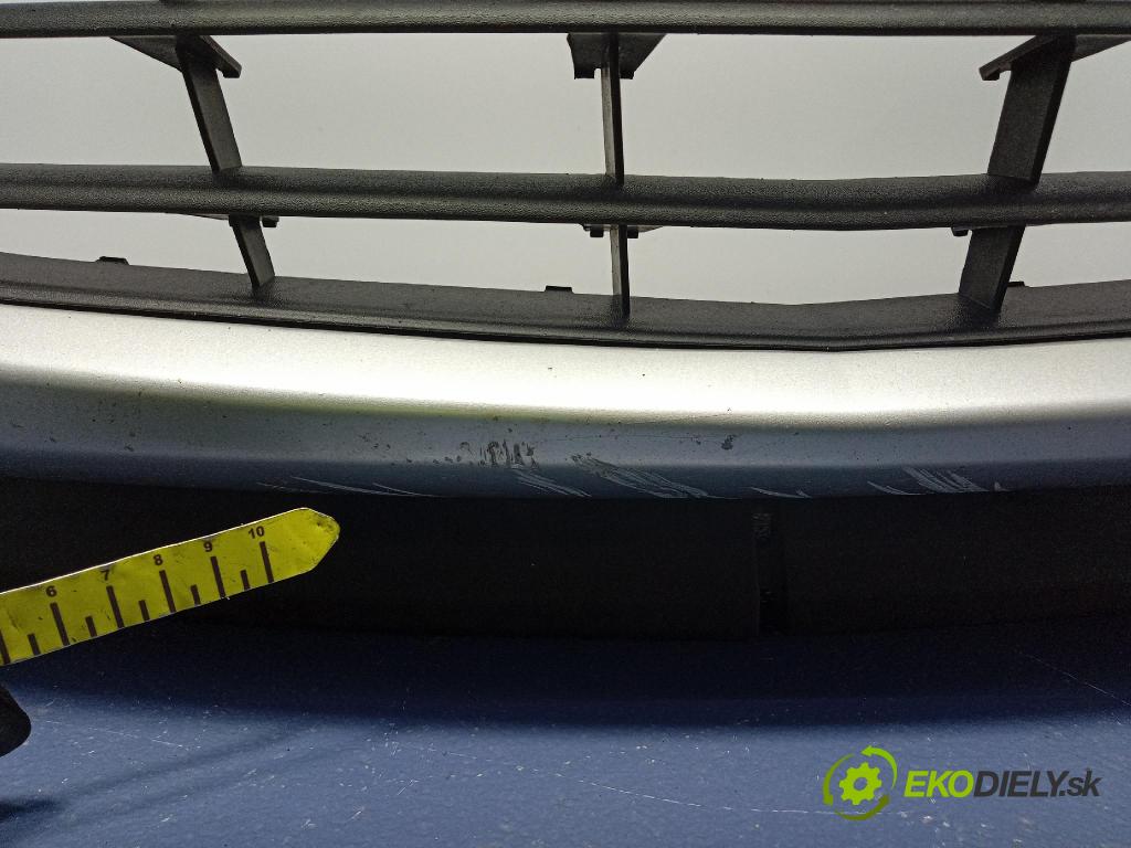 Opel Corsa 2010 nárazník Predné 13211462