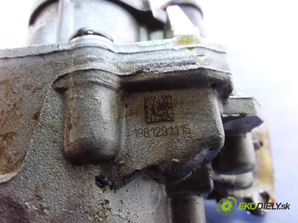 Chrysler Town and country 2013 čerpadlo Olej 05184557AE