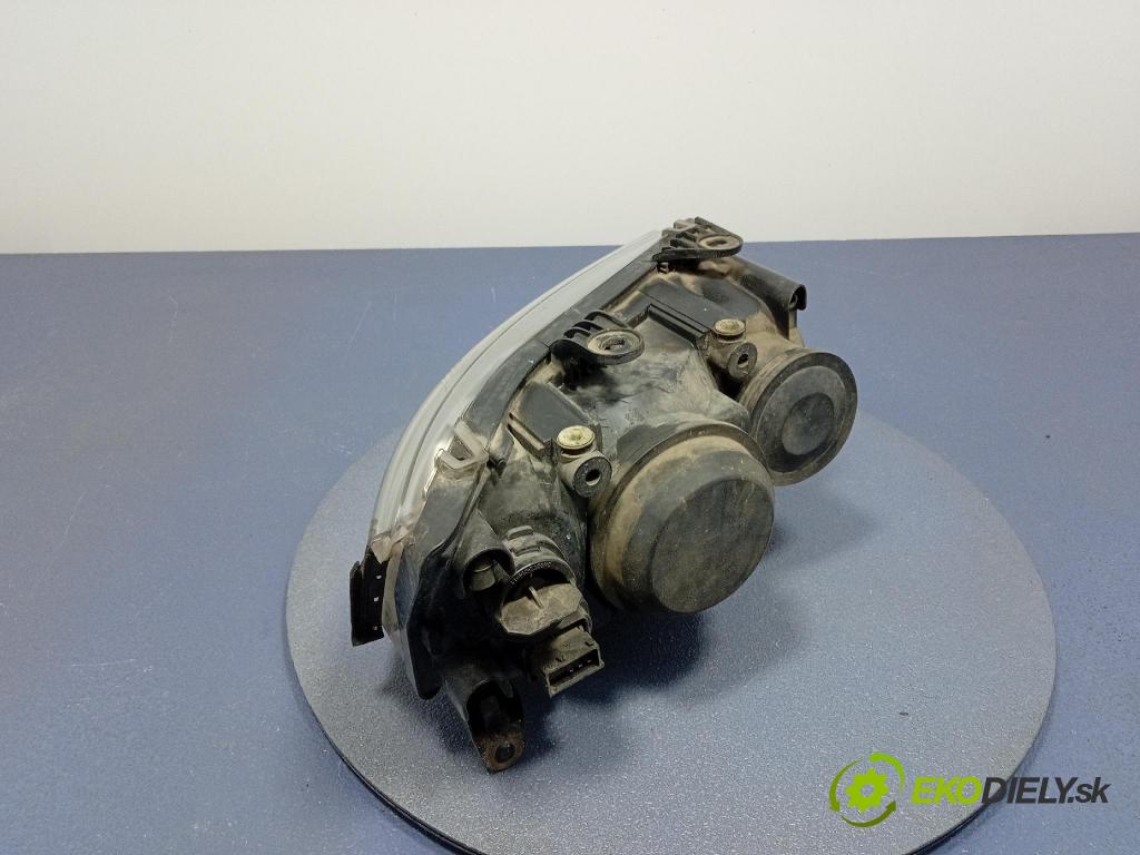 Saab 9-3 2007 Reflektor: Vľavo: 08-772-1111L