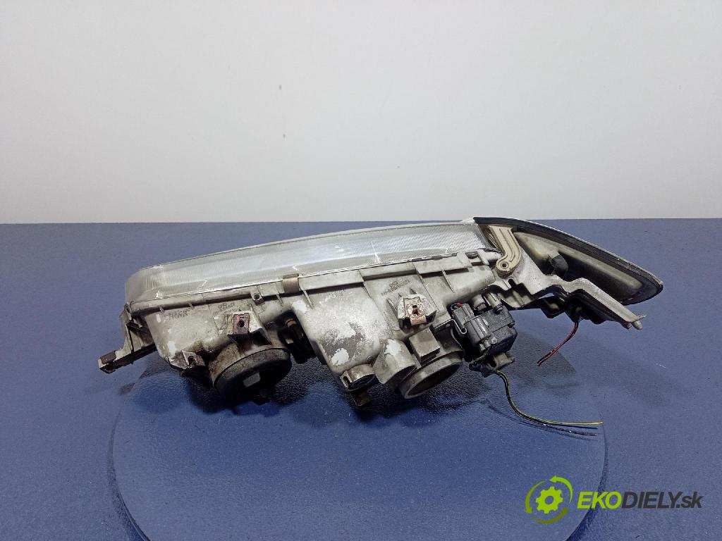 Honda Accord 1996 Reflektor: v pravo: