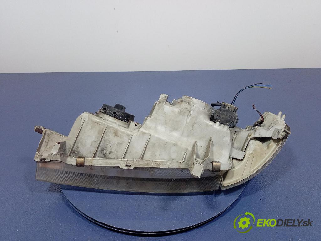 Honda Accord 1996 Reflektor: v pravo: