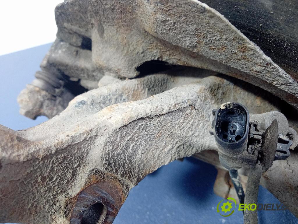 Opel Corsa 2010 náboj Prava: