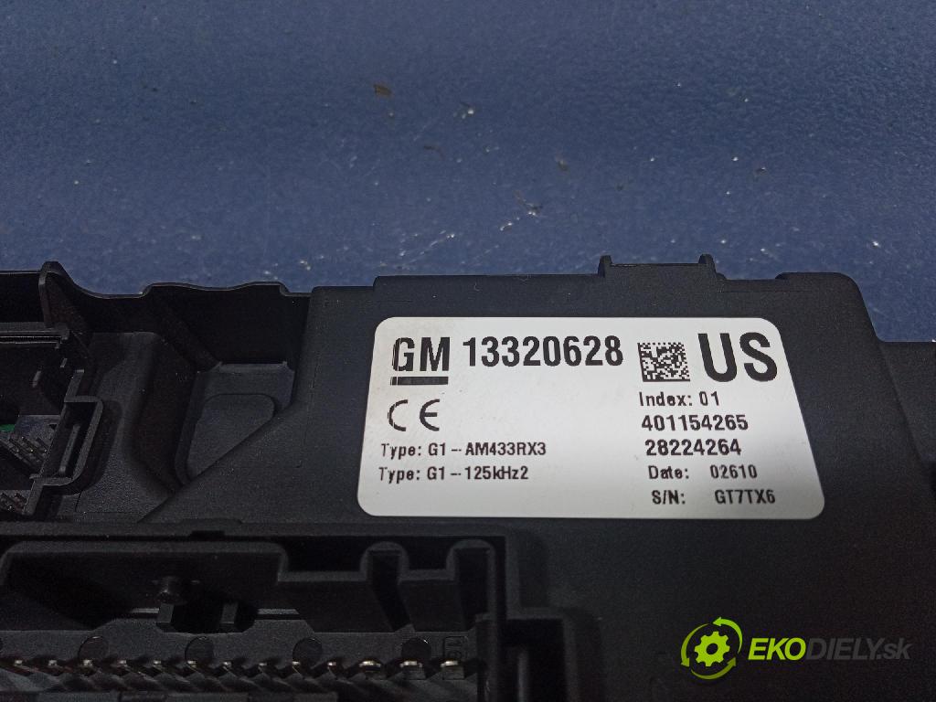 Opel Corsa 2010 riadiaca jednotka Motor: 55576689