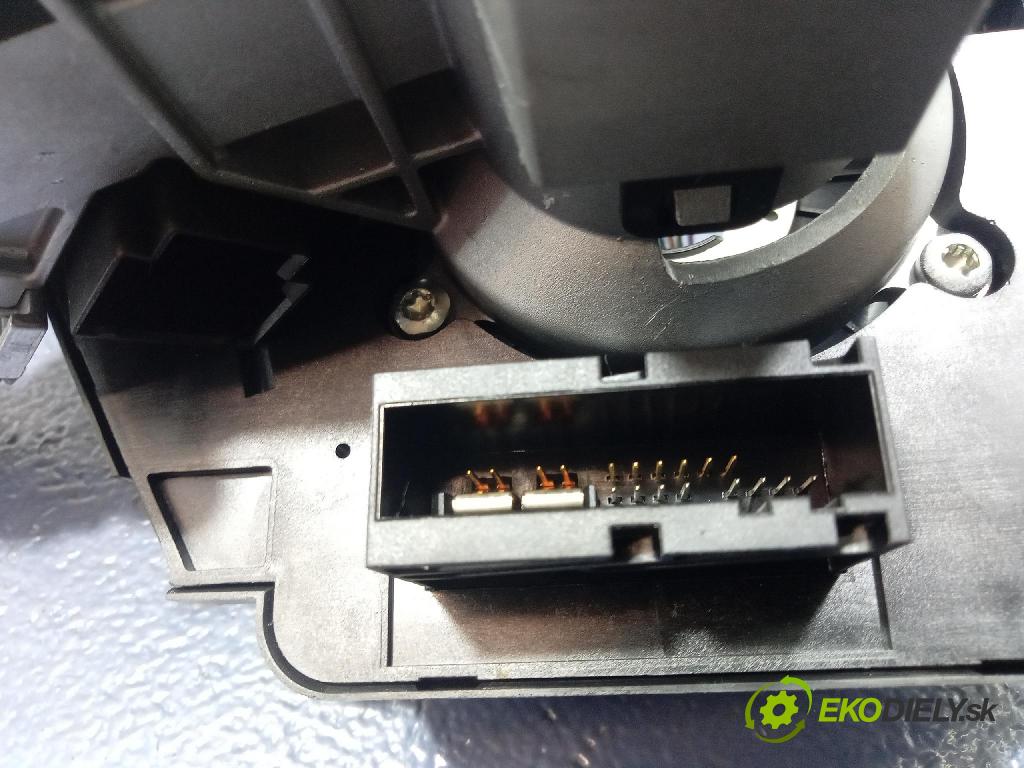 Opel Corsa 2010 riadiaca jednotka Motor: 55576689