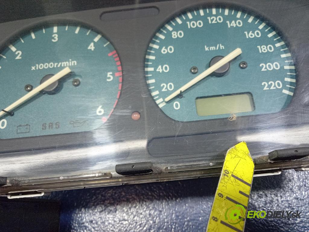 Land Rover Freelander 2000 prístrojovka/ budíky YWY100460