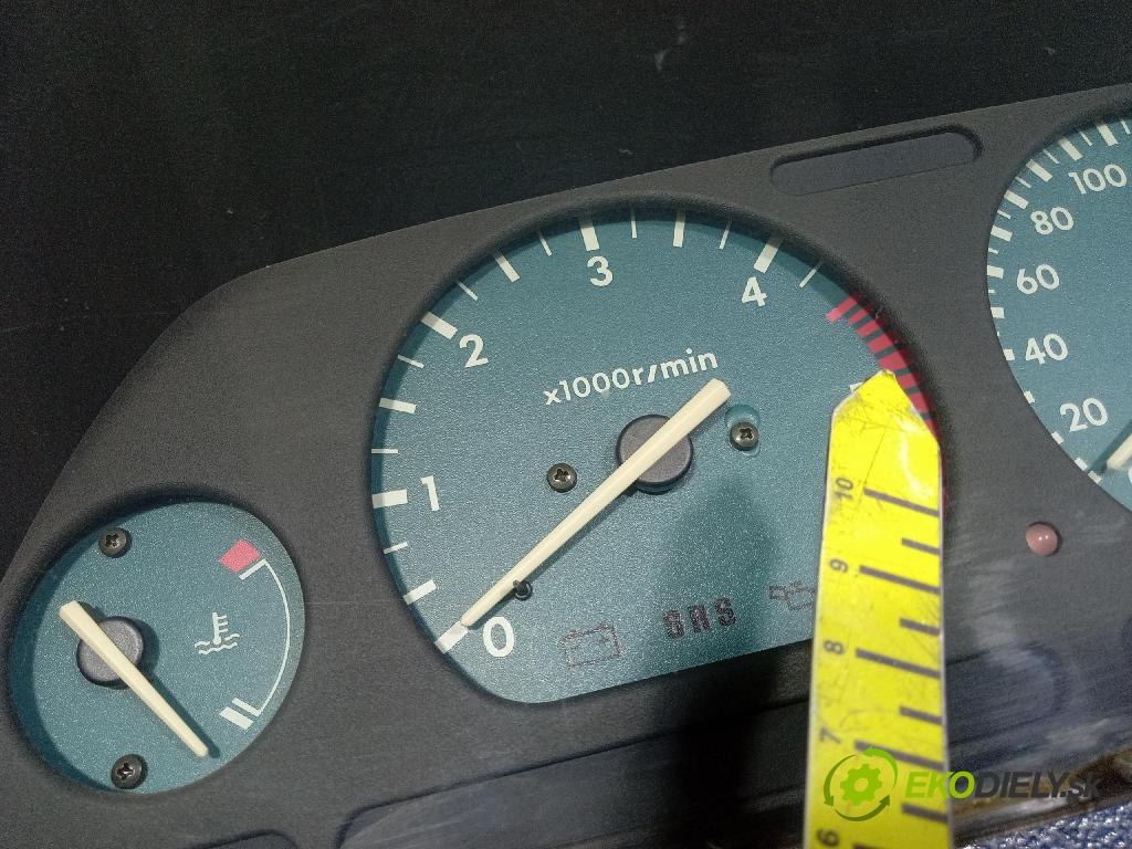 Land Rover Freelander 2000 prístrojovka/ budíky YWY100460