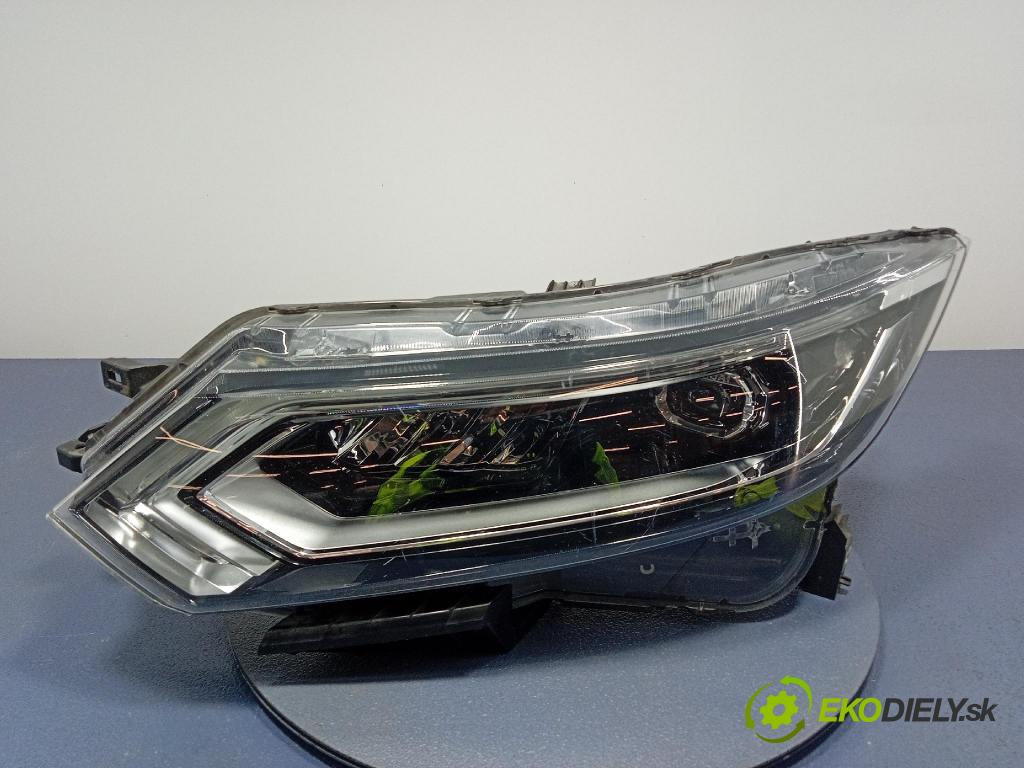 Nissan Qashqai 0 Reflektor: Vľavo: