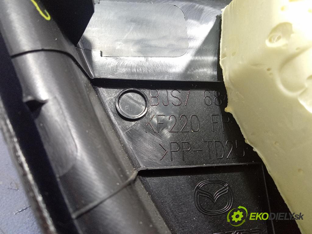 Mazda 3 2015 Čalounictví: dvere Predné Prava: