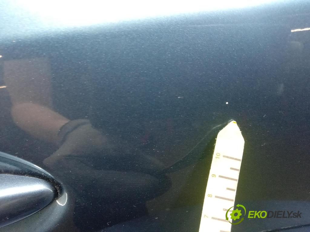 Mazda 3 2015 dvere Predné pravé