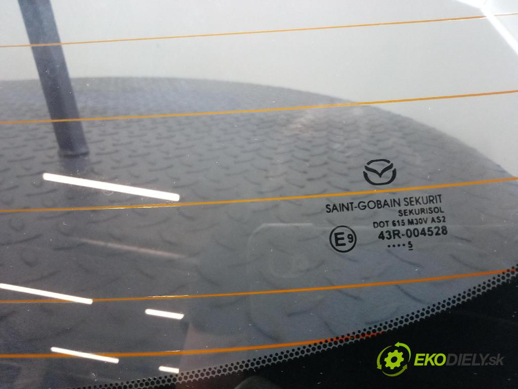 Mazda 3 2015 sklo zadna