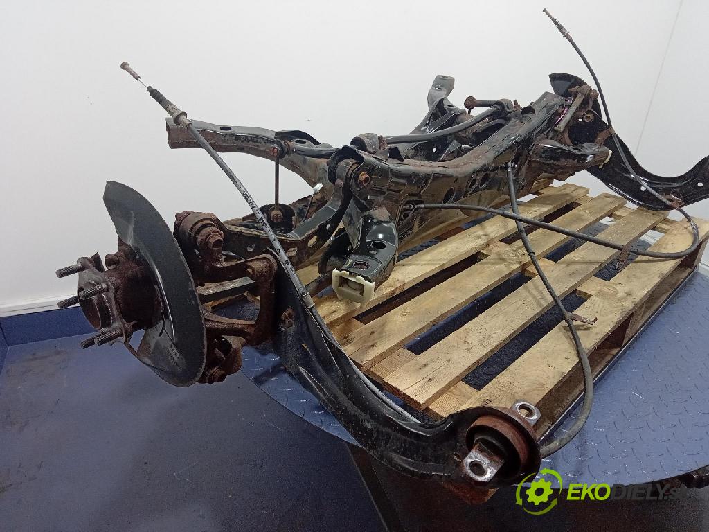 Mazda 3 2015 výstuha Pozastavenia: zad
