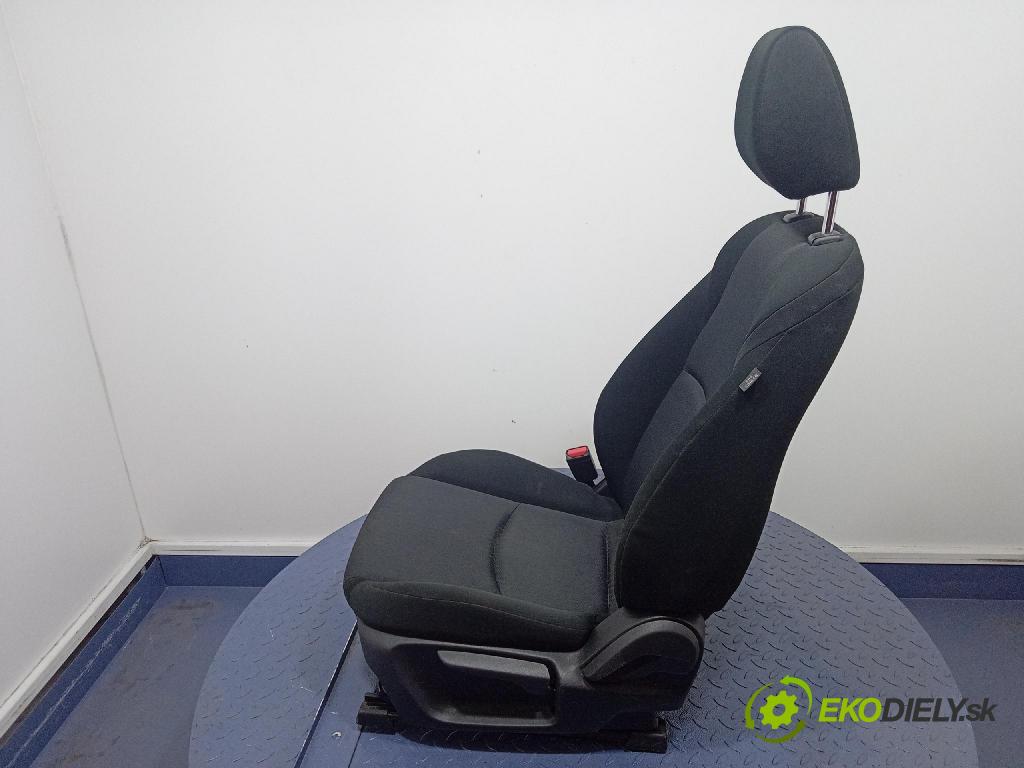 Mazda 3 2015 Sedačka Ovládače: