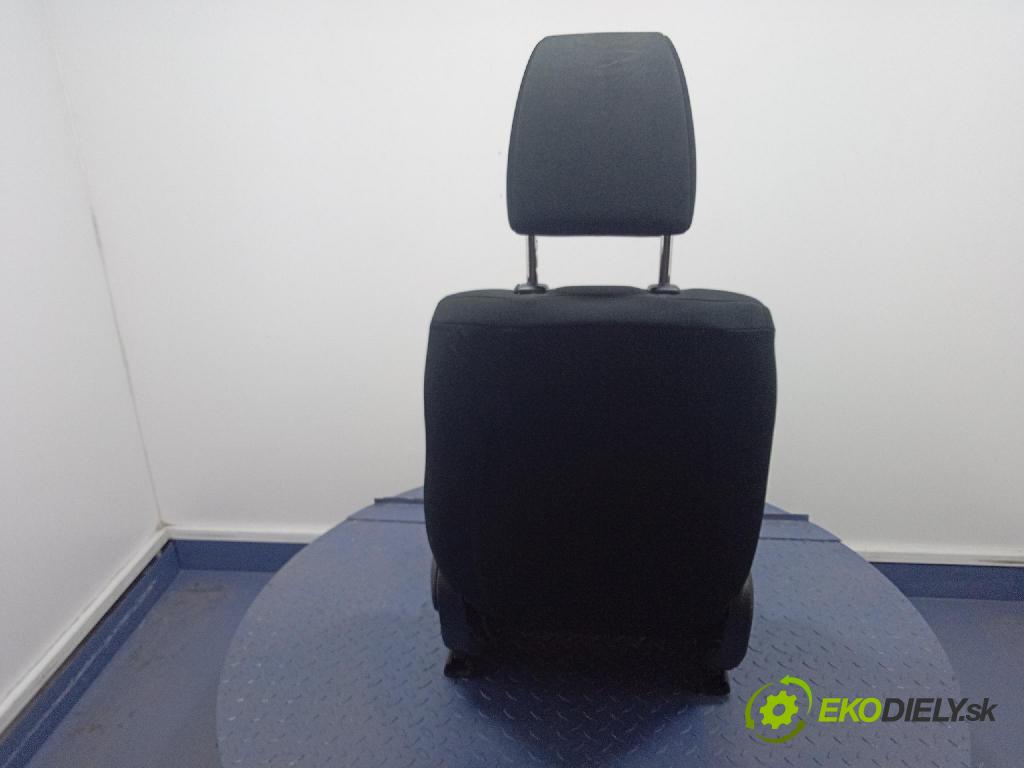 Mazda 3 2015 Sedačka Ovládače: