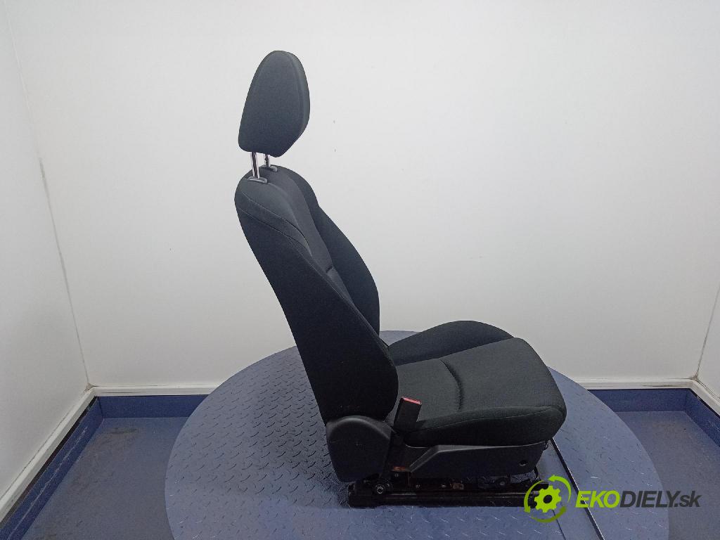 Mazda 3 2015 Sedačka Ovládače:
